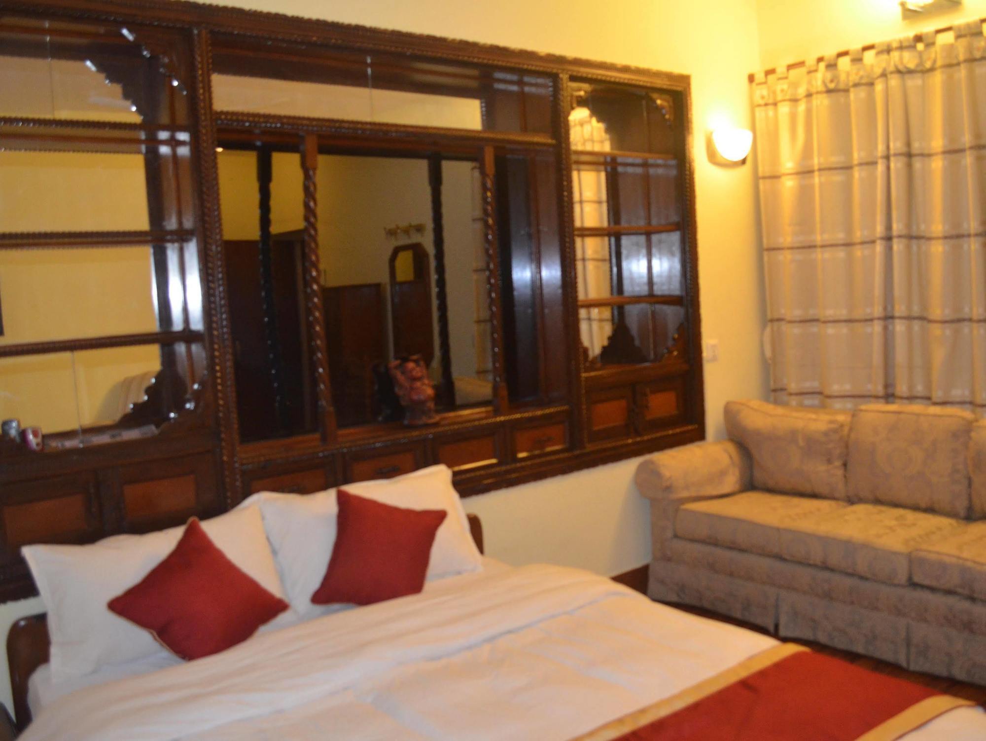 Potala Tourist Home กาฐมาณฑุ ภายนอก รูปภาพ